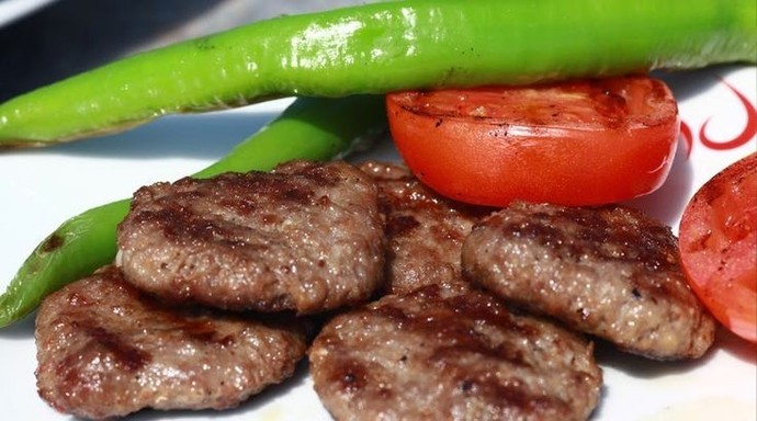 Nerelisiniz, nereli olduğunuzu bir görsel, yemek, sözle anlatır mısınız?