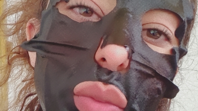 Sevgiliniz maske yaptım deyince ilk düşünceniz ne oluyor?