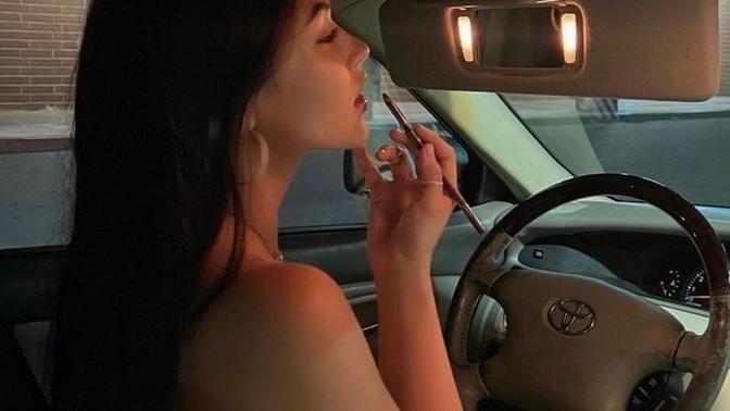 Bi kadının güzelliğini saçları mı belirler fiziği mi?