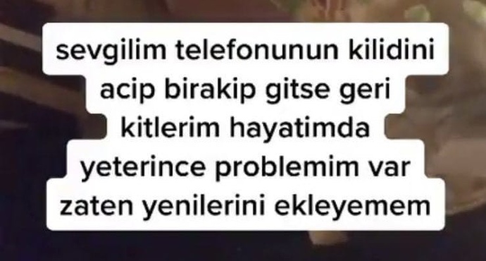 Sevgiliniz telefonunu kilitlemeden uzaklaştı ne yaparsınız?