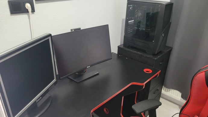 Sence ikinci monitörün sağda mi olsun solda mi?