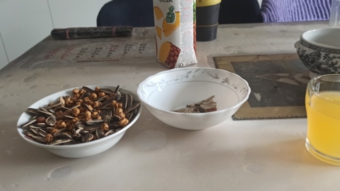 Karışık kuruyemiş yerken yanında ne içmeyi seversiniz?