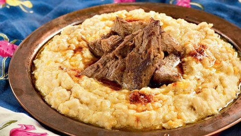 Muğlaya yolun düşerse keşkek ve çökertme kebabı yer misin?