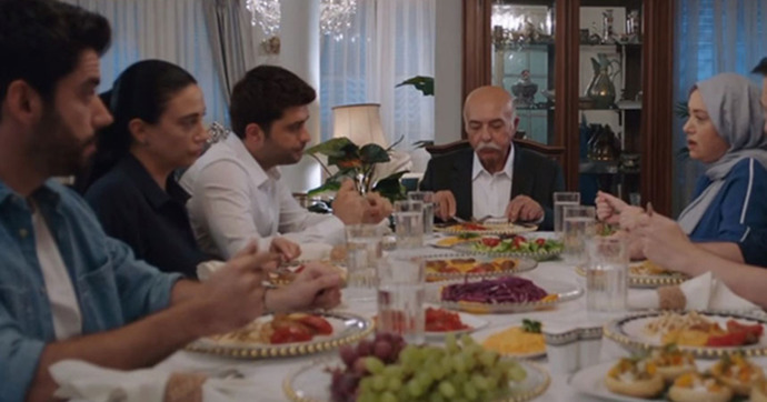 Misafirlikte beğenmediğiniz yemek olunca zorla yemeye çalışıyor musunuz?
