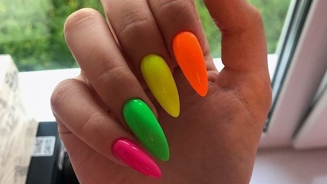 Göz kanatan oje rengi hangisi 💅?