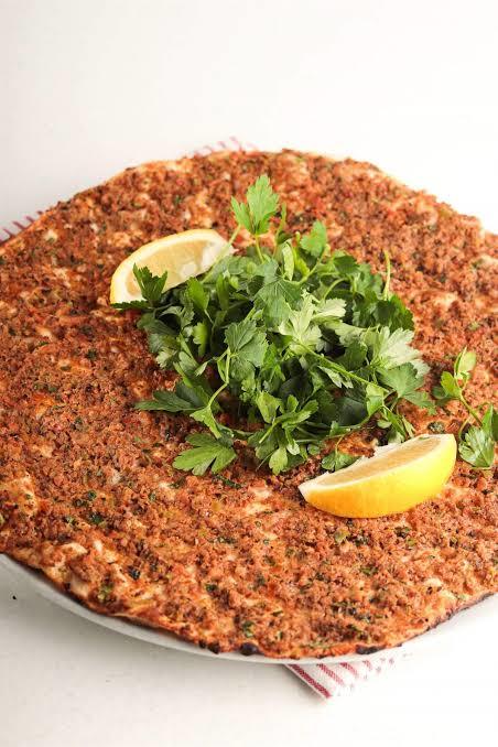 Lahmacun yiyen kizdan olur mu?