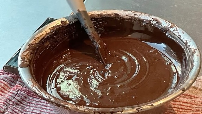 Oturup ellerimle size kek yapayım mııı?