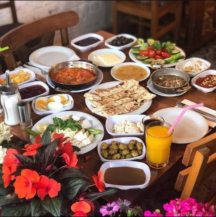 Vana kahvaltı yapmaya mı gitsek?
