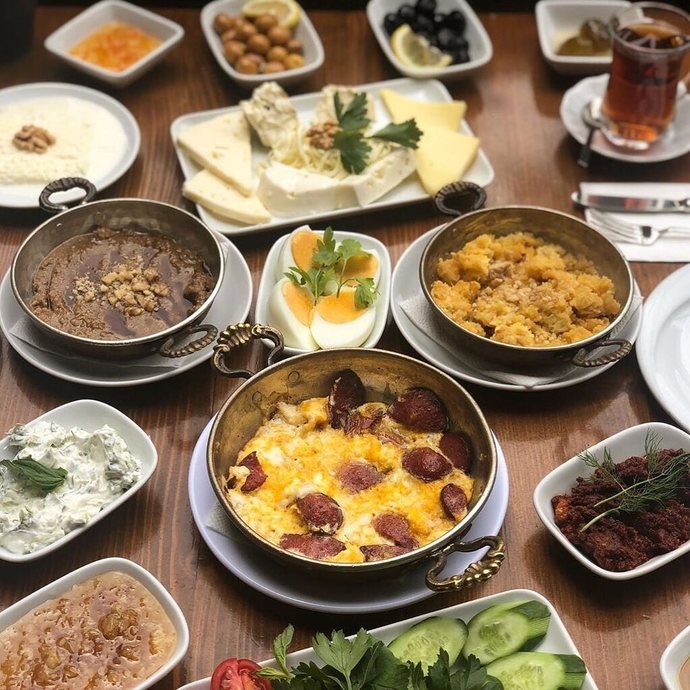 Vana kahvaltı yapmaya mı gitsek?