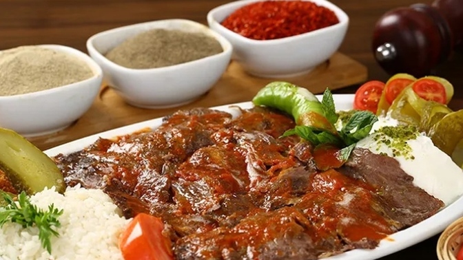 Bursa'ya gidip İskender kebap mı yesek?