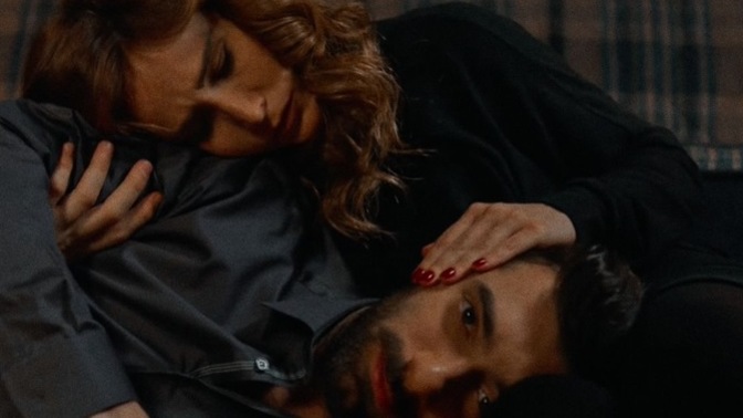 Eski ilişkilerindeki güven sorunları, yeni birine güvenmeyi zorlaştırır mı?