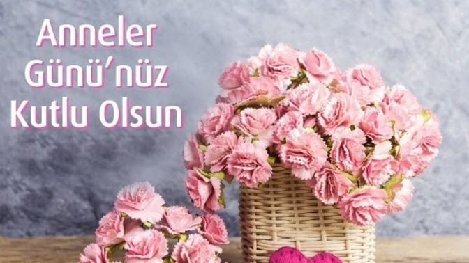 Tüm baş tacı annelerimizin anneler günü kutlu olsun mu?