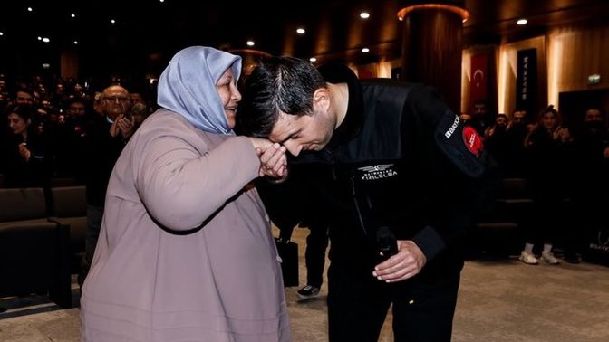 Anne olmak için doğurmak mı gerekir, yoksa emek verip büyütmek mi?