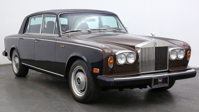 Şöyle 80lerden kalma bi Rolls Royce guzel olmaz miydi?