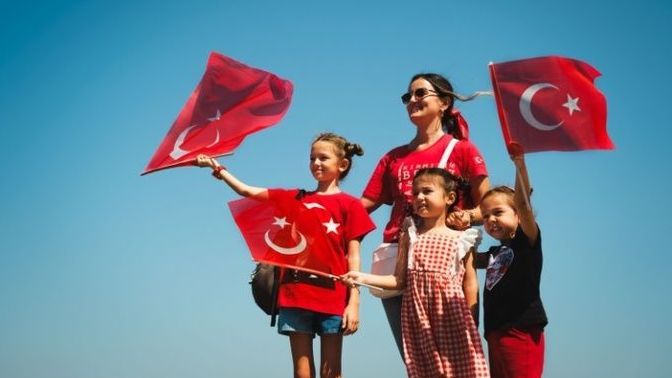 3 çocuk sahibi kadınlara memur olma hakkı getiren kanun teklifi verildi! Teklifi nasıl buldunuz?