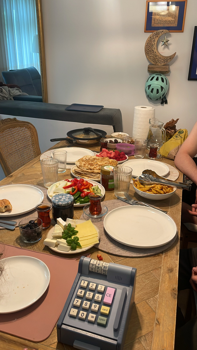 Sofrada patates kızartması olan fakirmiş! Ne kadar fakirsin?