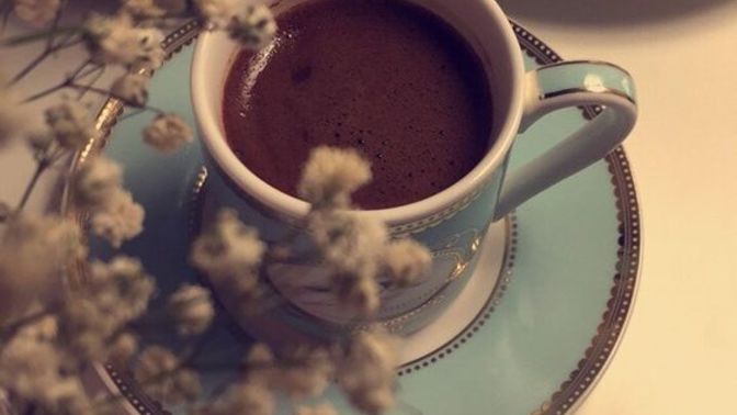 Mum ışığın da yemek oluyor da kahve neden olmasın?