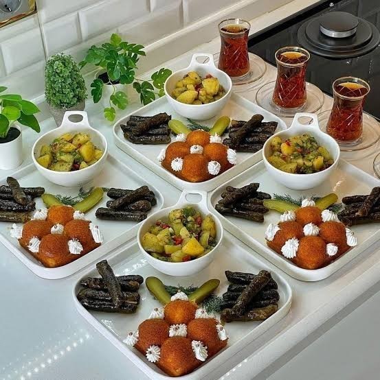 Bir gün tabağında olmazsa olmazlarınız neler kesinlikle olmalı dediğiniz?