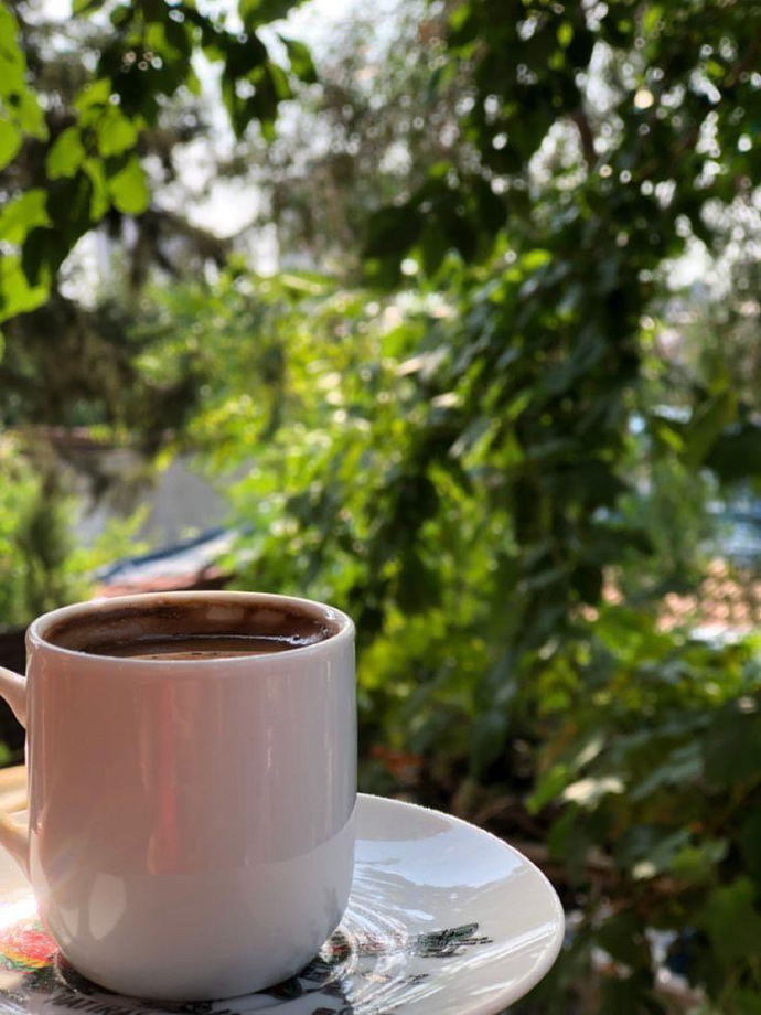 Günün hangi saatinde kahve içmeyi seversin, sabahları mı, öğle vakti mi, yoksa akşamları mı?