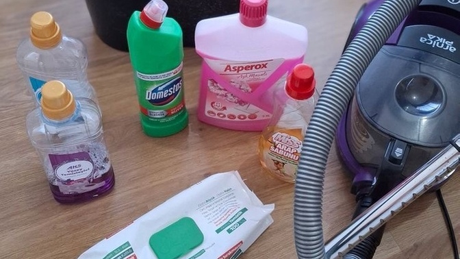 Gelin kaynanasının evini temizlemek zorunda mı?