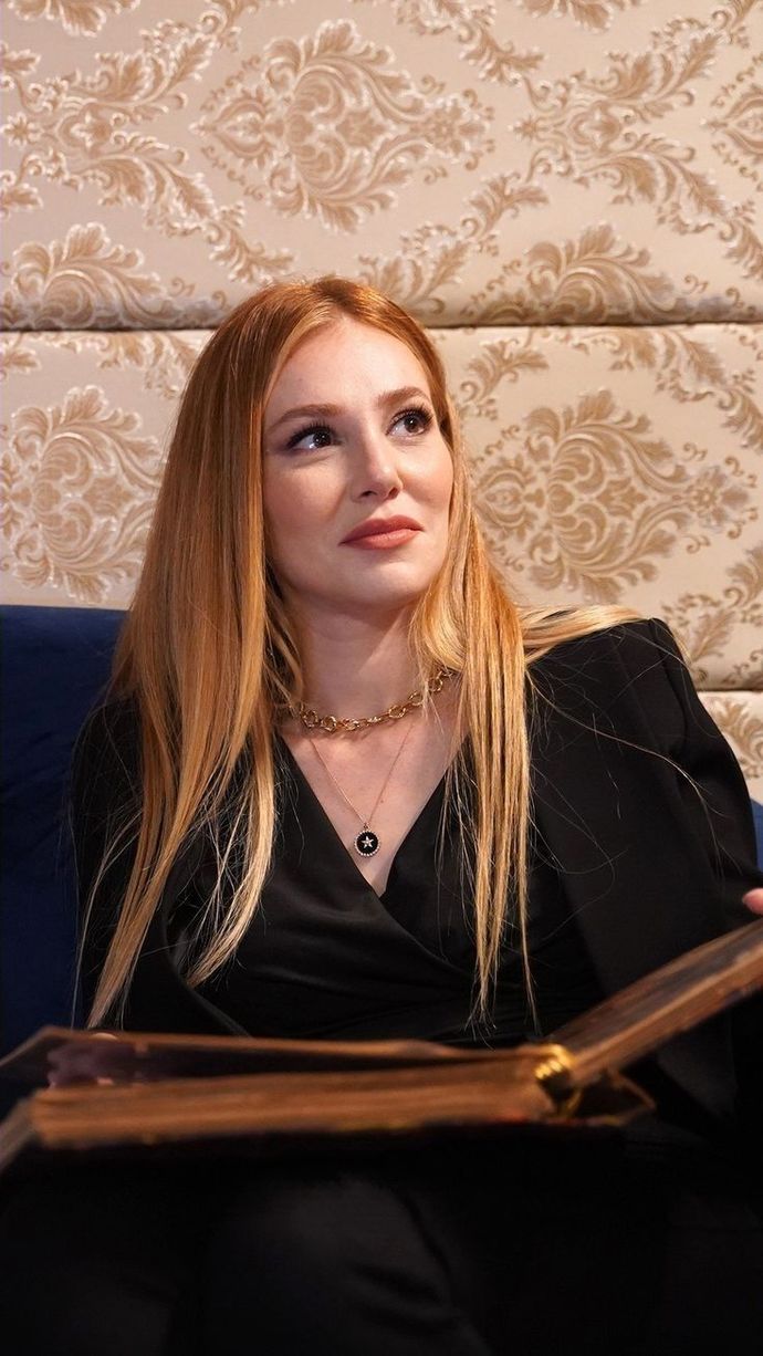 Elçin sangu yaş aldıkça daha da güzelleşmiyor mu?