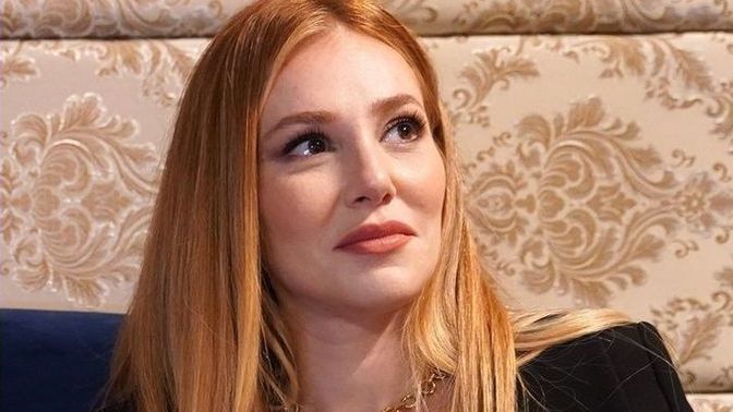 Elçin sangu yaş aldıkça daha da güzelleşmiyor mu?