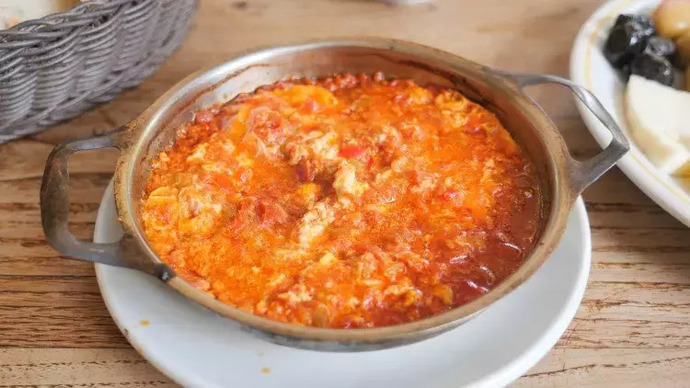 Menemeni soğanlı mı tercih edersiniz yoksa soğansız mı?