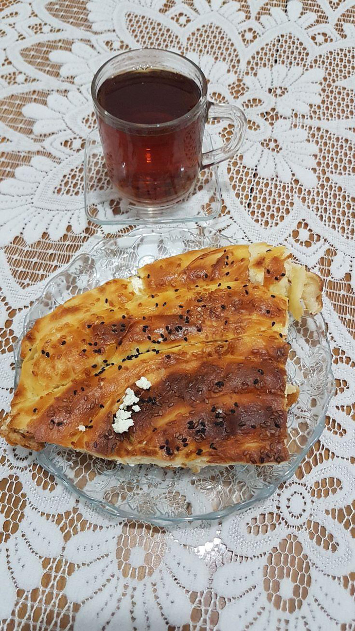 Çayın yanına simit mi yakışır, börek mi?
