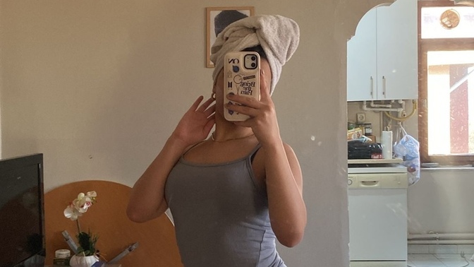Sizce bu elbise basit mi duruyor?