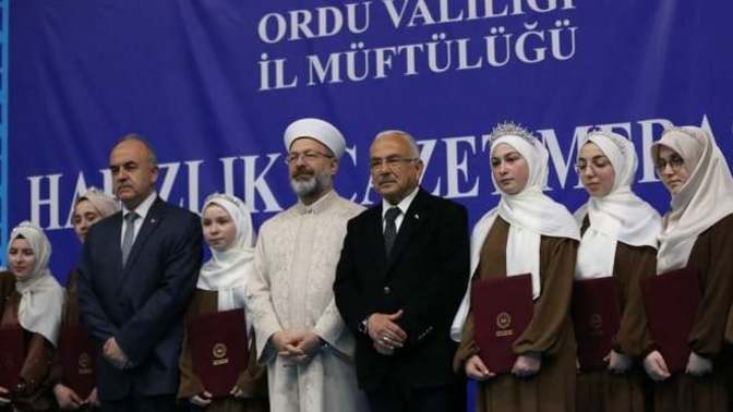 Ali Erbaş: "Ne Tevrat hafızı, ne de İncil hafızı var ama milyonlarca Kuran hafızı var" dedi. Sizce neden diğer dinlerde hafız yok?