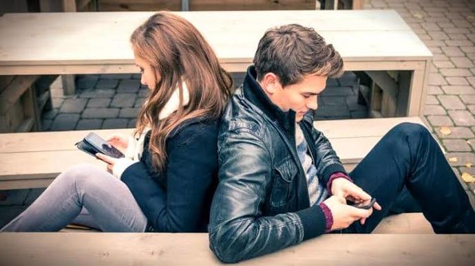 Sosyal medyada başlayan ilişkiler sosyal medyada mı son bulur?