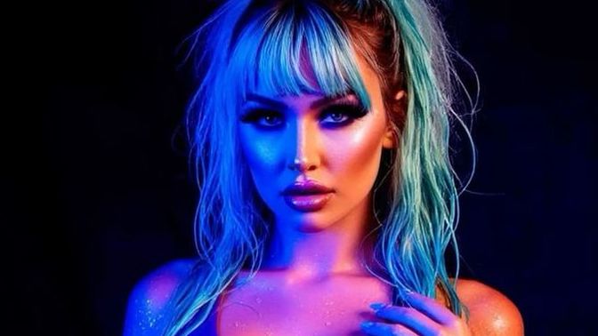Kadını vazgeçilmez yapan güzelliği mi, seksi oluşu mu?