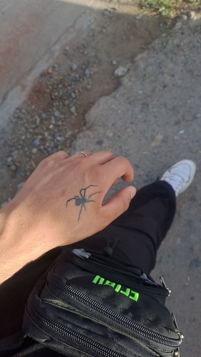 Elimin üstüne geçici dövme olarak ne tavsiye edersiniz?