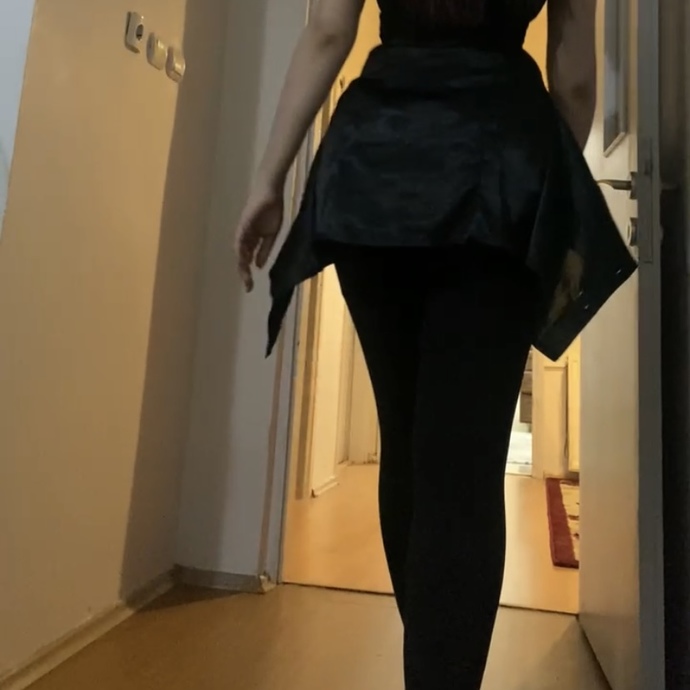 Tayt üzeri saten gömlek bağlamak kötü mü duruyor?