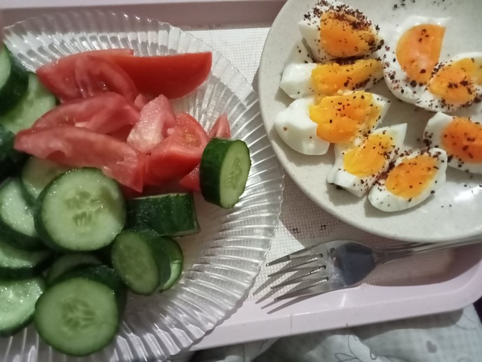 Gece çok acıkıyorum neden? Gece yemek yemeyi sever misin gerçi kilo yapıyor diyorlar ama ben de kilo yapmıyor , sende?