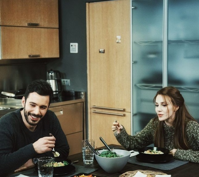 En tatlı dedikodu sevgiliyle mi yapılır, yoksa en iyi dedikodu arkadaşa mı anlatılır? Hangisi daha keyifli?