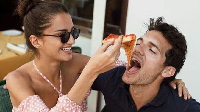 Sevgiliniz yemeğini bitiremeyince kalan kısmı siz mi yemeye çalışırsınız, çöpe mi gider?