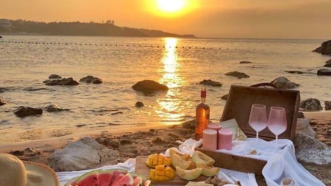 Eğer geçmişteki herhangi bir ana gidip yalnızca 5 dakika kalabilseydin, nereye ve ne zaman giderdin? Orada ne yapardın?