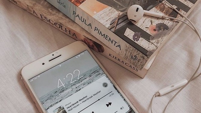 Boş zamanlarında kitap okumak mı, müzik dinlemek mi seni daha çok dinlendirir?