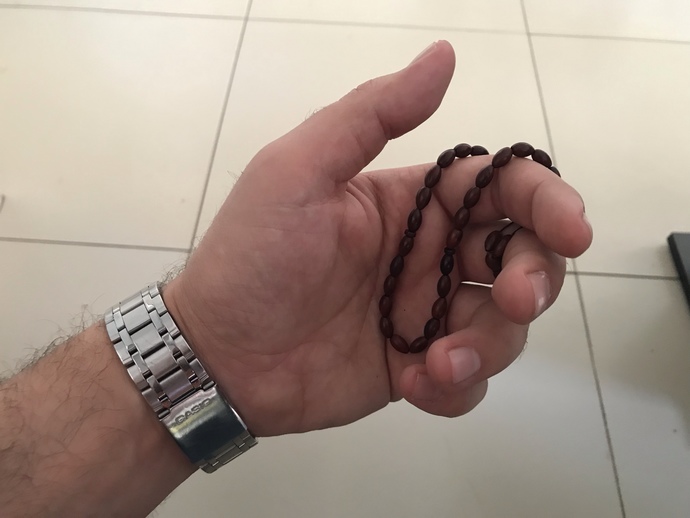 Erkeklerin tesbih sallaması itici mi çekici mi?