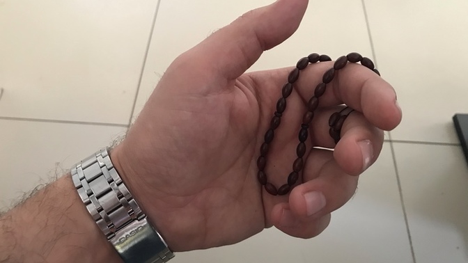 Erkeklerin tesbih sallaması itici mi çekici mi?