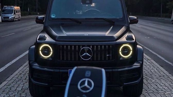 Mercedes G-Class sizce yaşlı işi mi, yoksa gençlere de gider mi?