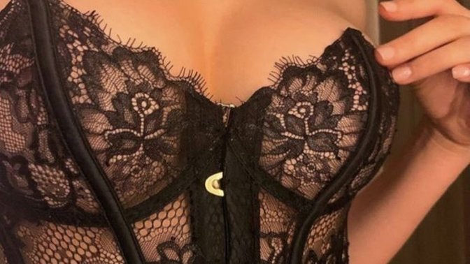 Siyah rengi çekici buluyor musun?