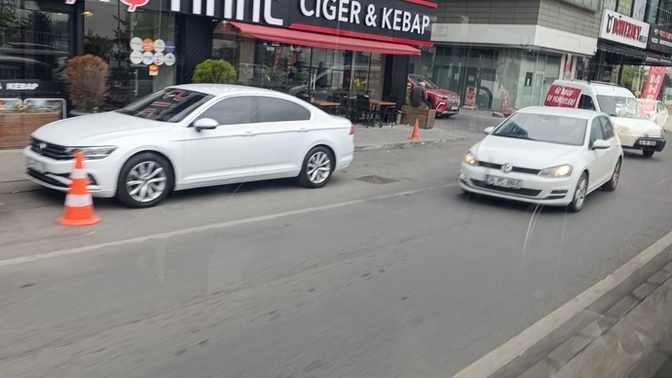 Napiyosunuz? Seyrantepe tarafındayım buralarda öneri yemek temiz hijyenik lezzetli yer arıyorum?