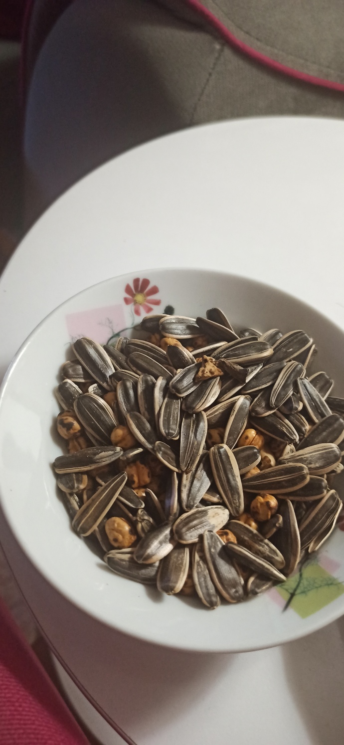 Çekirdek yemeye başlayınca bitirmeden durabilir misin?
