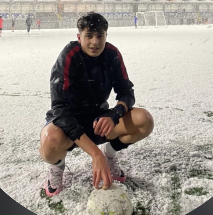 Sizce dövüste bu cocuk mu alır bu kız mı alrr?