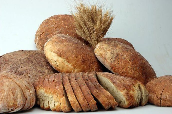 Boluya akşam yemeği yemeye giriyoruz geliyor musun?