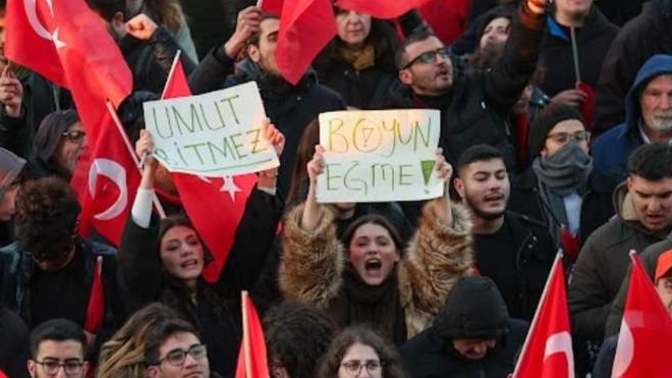 TÜİK "Gençler hem işinden memnun hem de mutlu" Siz mutlu musunuz?
