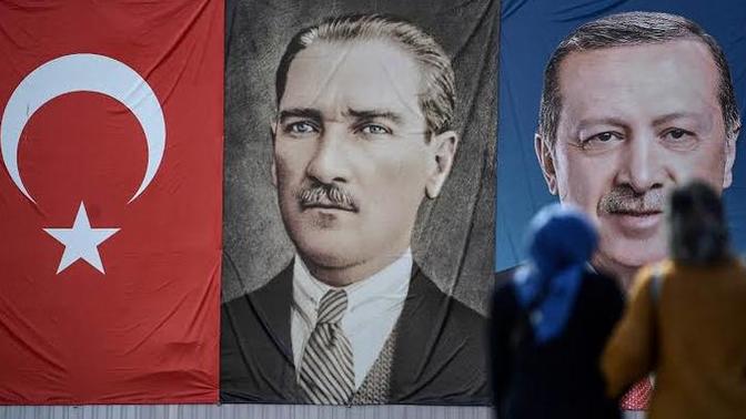 Atatürkün yanında bu resim nasıl duruyor?