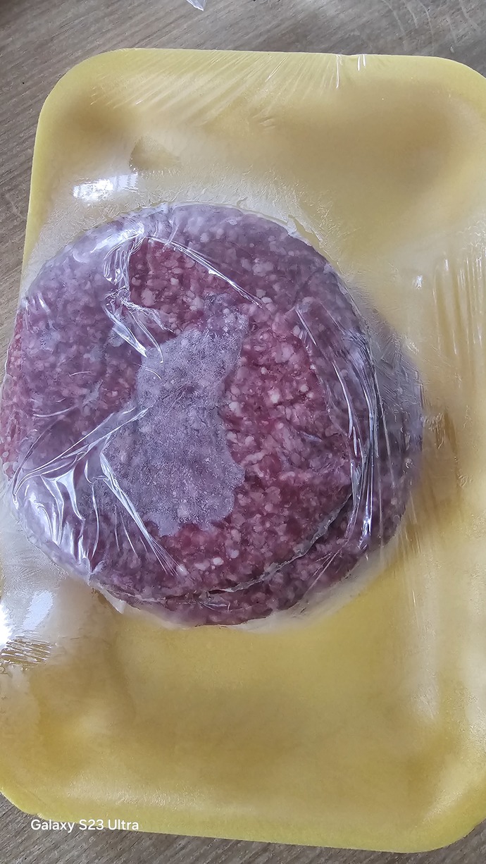 Bir hamburgeri iyi yapan eti mi, sosu mu, turşusu mu sence?